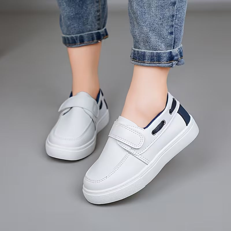 حذاء كلاسيكي بتصميم عصري