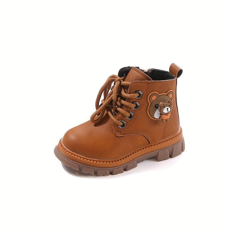 بوت شتوي بتصميم عصري مع رسمة دبدوب جانبية