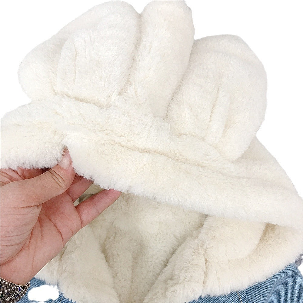 Chaqueta vaquera con forro cálido y diseño moderno