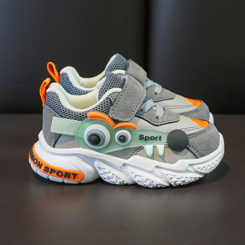 حذاء بتصميم رياضي عصري كرتوني بعيون ثلاثية الأبعاد