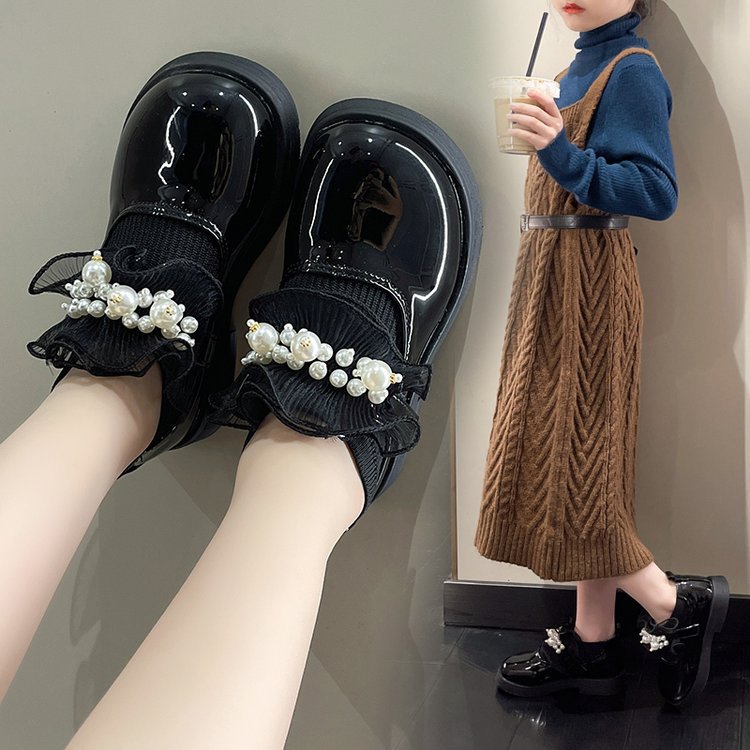 حذاء بناتي بتصميم كلاسيكي لامع