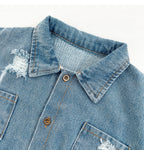 Mono vaquero de una pieza con diseño moderno