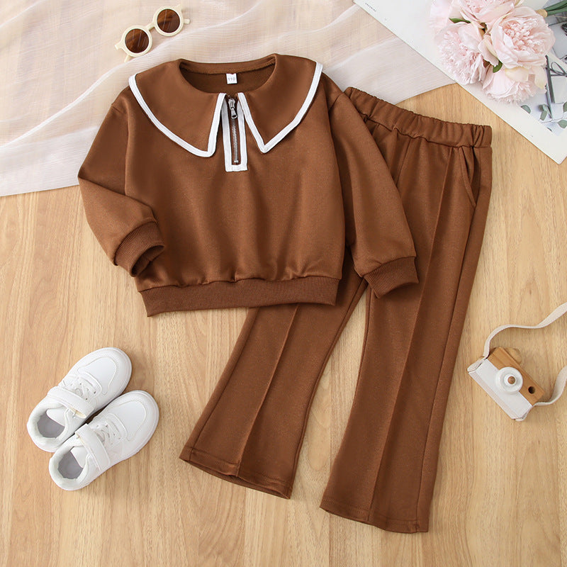 Conjunto cálido de 2 piezas con diseño moderno.