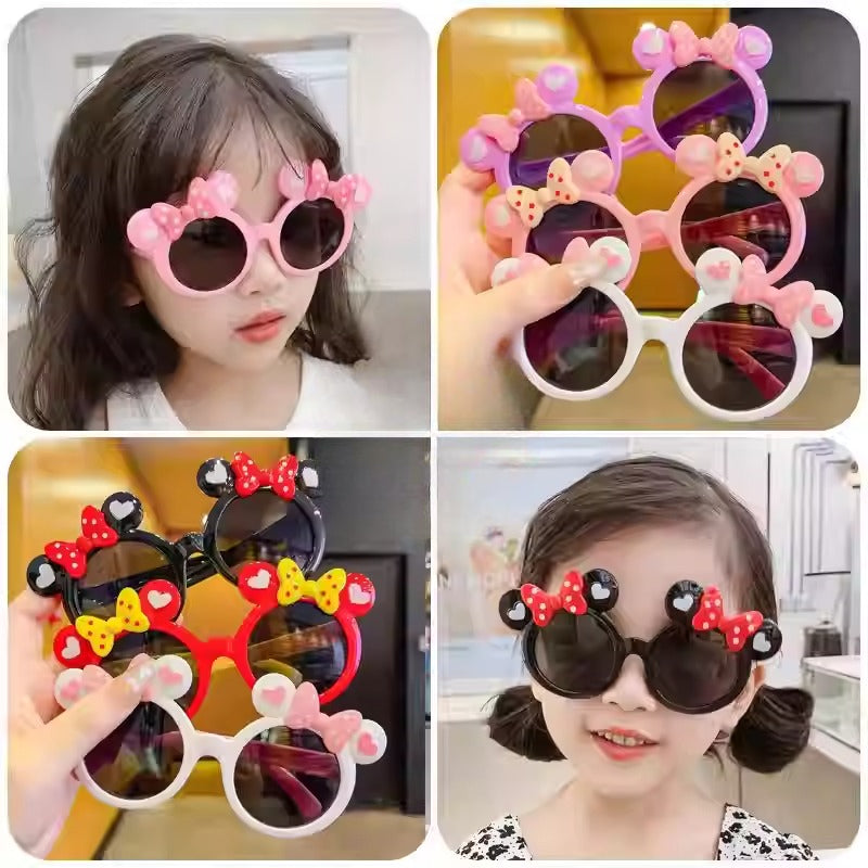 Gafas de sol para niñas pequeñas: diseño de Mickey Mouse con corazones de colores