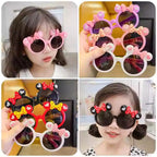 Gafas de sol para niñas pequeñas: diseño de Mickey Mouse con corazones de colores