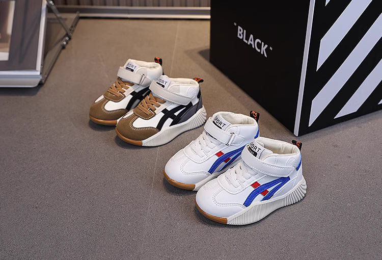 حذاء رياضي بتصميم عصري للأطفال