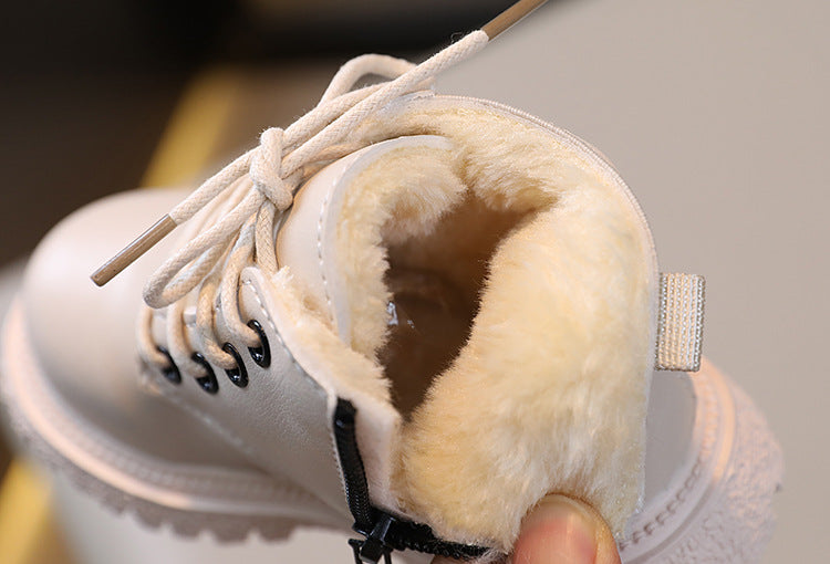 بوت شتوي بتصميم عملي مقاوم للبرد