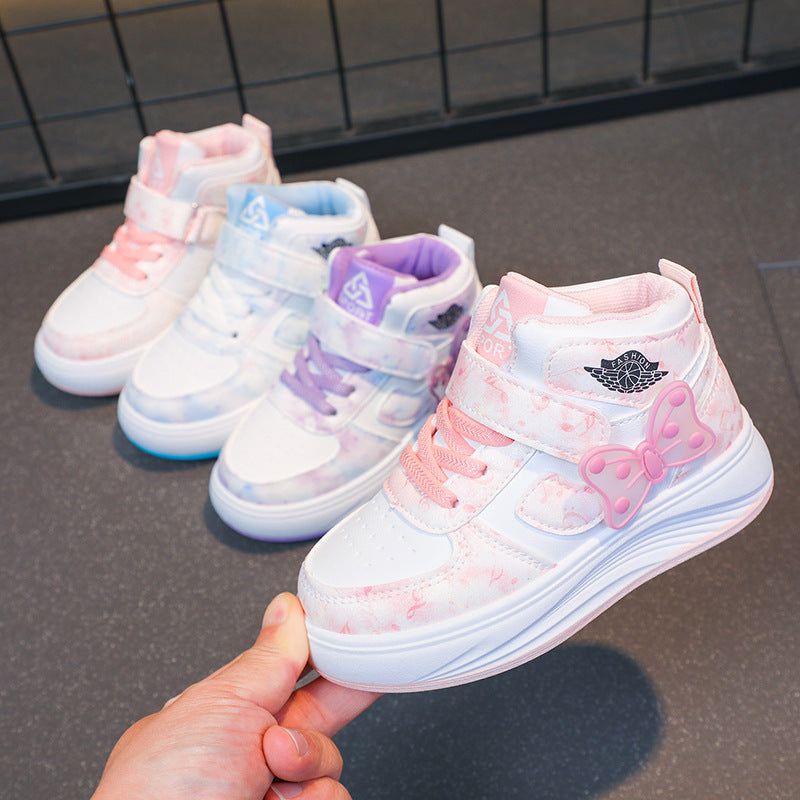 حذاء رياضي للبنات بتصميم عصري