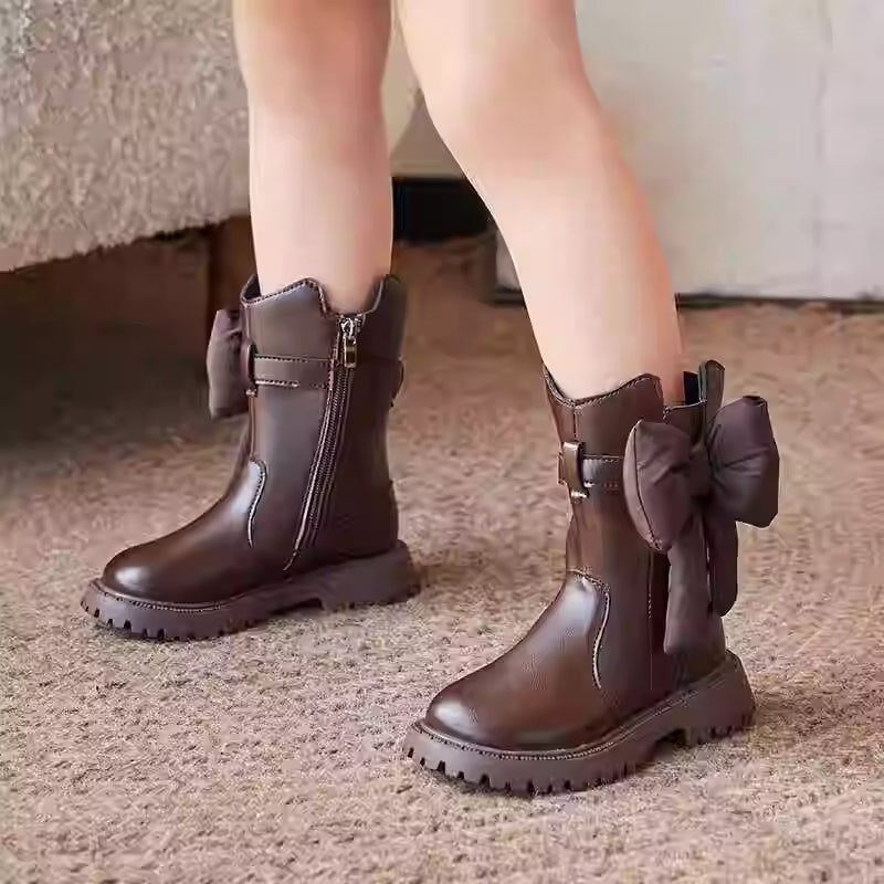 Botas de invierno con diseño clásico y moderno.