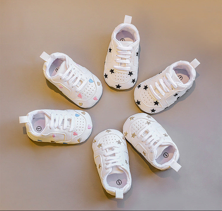 حذاء الرضع بتصميم مطرّز بنجوم