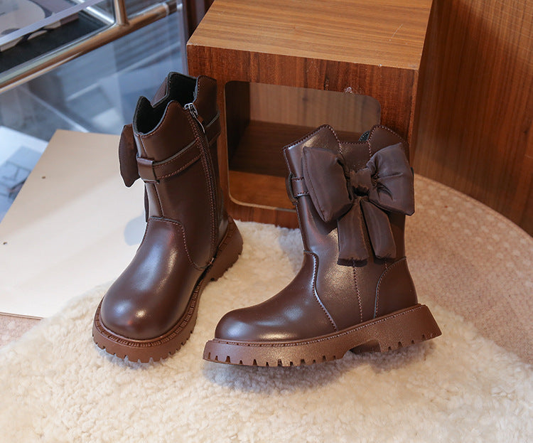 Botas de invierno con diseño clásico y moderno.