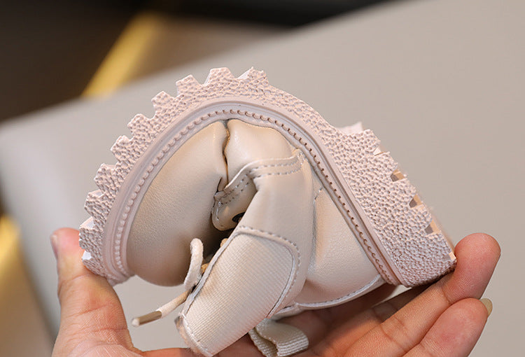 بوت شتوي بتصميم عملي مقاوم للبرد