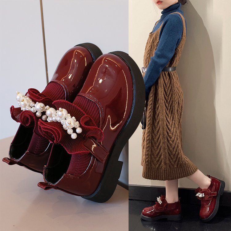 حذاء بناتي بتصميم كلاسيكي لامع