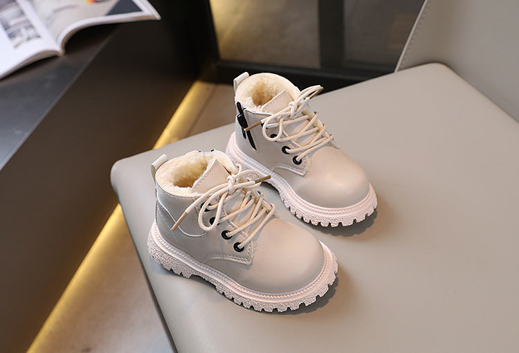 بوت شتوي بتصميم عملي مقاوم للبرد