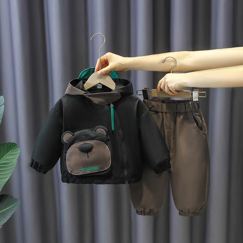 Conjunto invernal acolchado con diseño de oso (2 piezas)