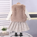 Conjunto de 3 piezas: chaleco de piel, camiseta interior cálida y falda de tweed.