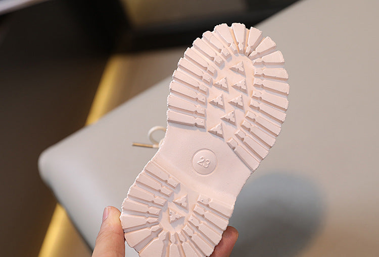 بوت شتوي بتصميم عملي مقاوم للبرد