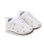 حذاء الرضع بتصميم مطرّز بنجوم