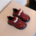 حذاء بناتي بتصميم كلاسيكي لامع