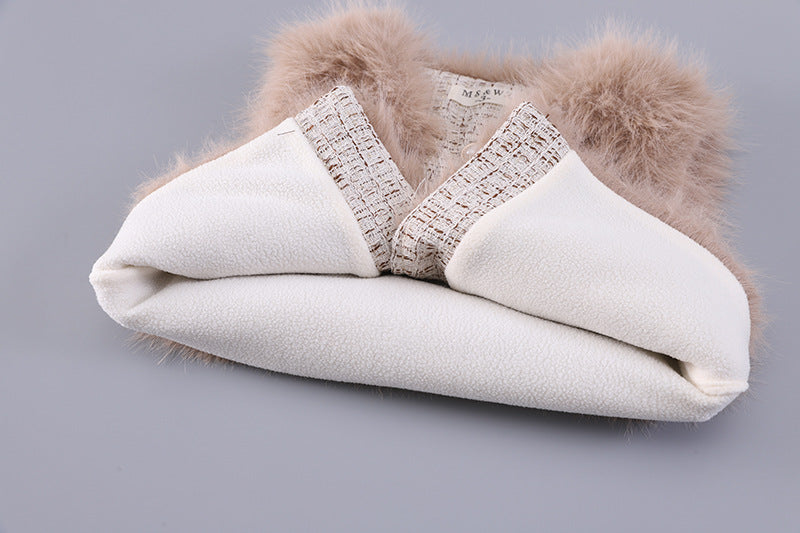 Conjunto de 3 piezas: chaleco de piel, camiseta interior cálida y falda de tweed.