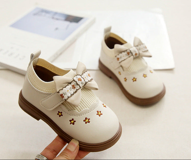 حذاء أنيق بتصميم كلاسيكي عصري