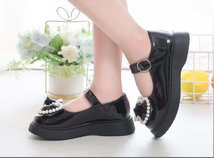 حذاء بناتي بتصميم فيونكة مزينة بحبات اللؤلؤ