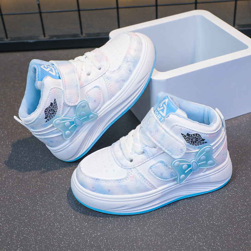 حذاء رياضي للبنات بتصميم عصري