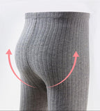 Calcetines largos con diseño suave y elegante