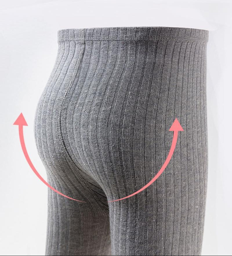 Calcetines largos con diseño suave y elegante