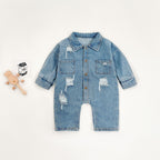 Mono vaquero de una pieza con diseño moderno