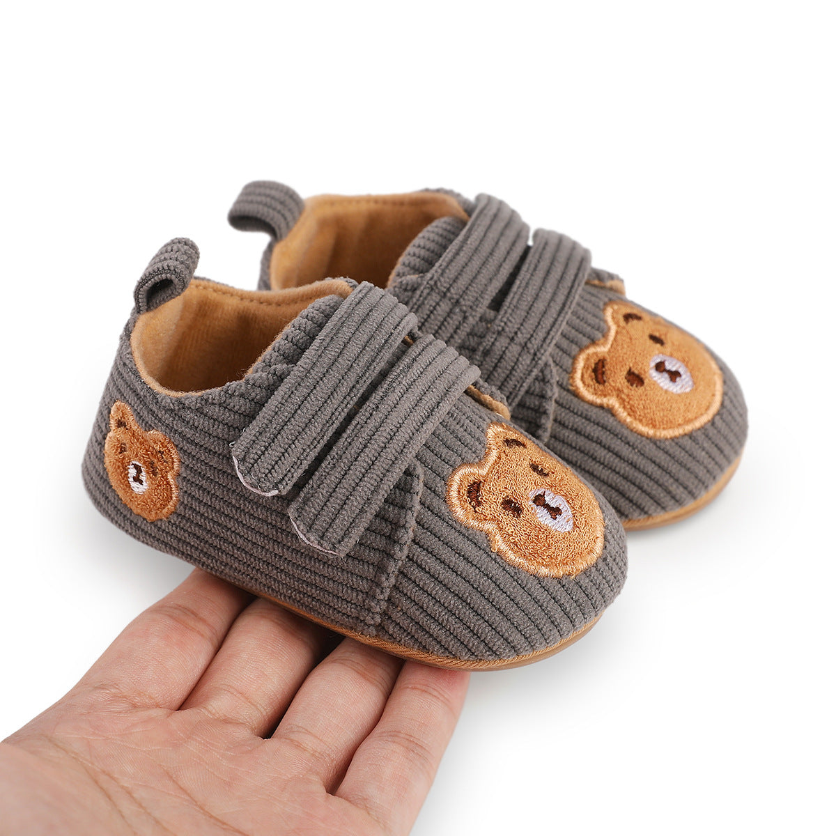 حذاء مواليد قماشي مطرّز بتصميم كرتوني