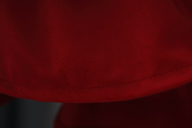 Conjunto de dos piezas para niña: suéter decorado con corazones de tela en relieve y pantalón de diseño acanalado.