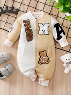 Mono de una sola pieza con botones frontale