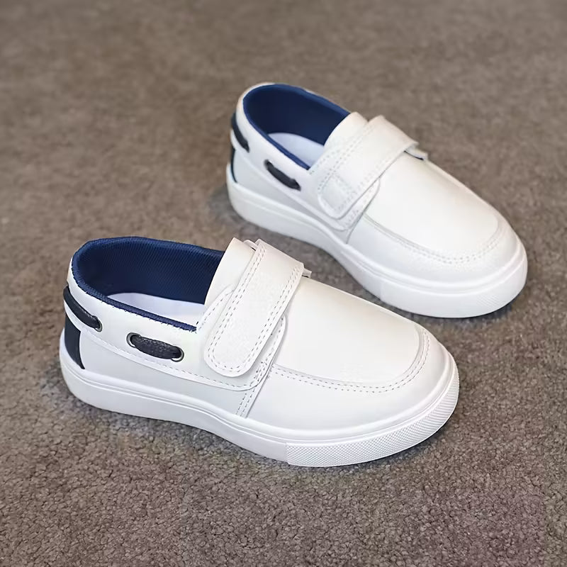 حذاء كلاسيكي بتصميم عصري