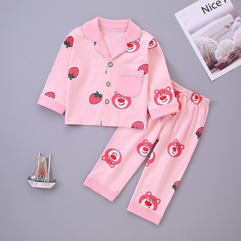 Pijamas infantiles con estampados de dibujos animados