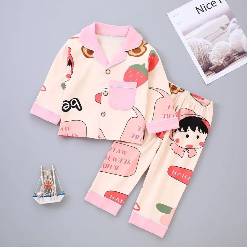 Pijamas infantiles con estampados de dibujos animados