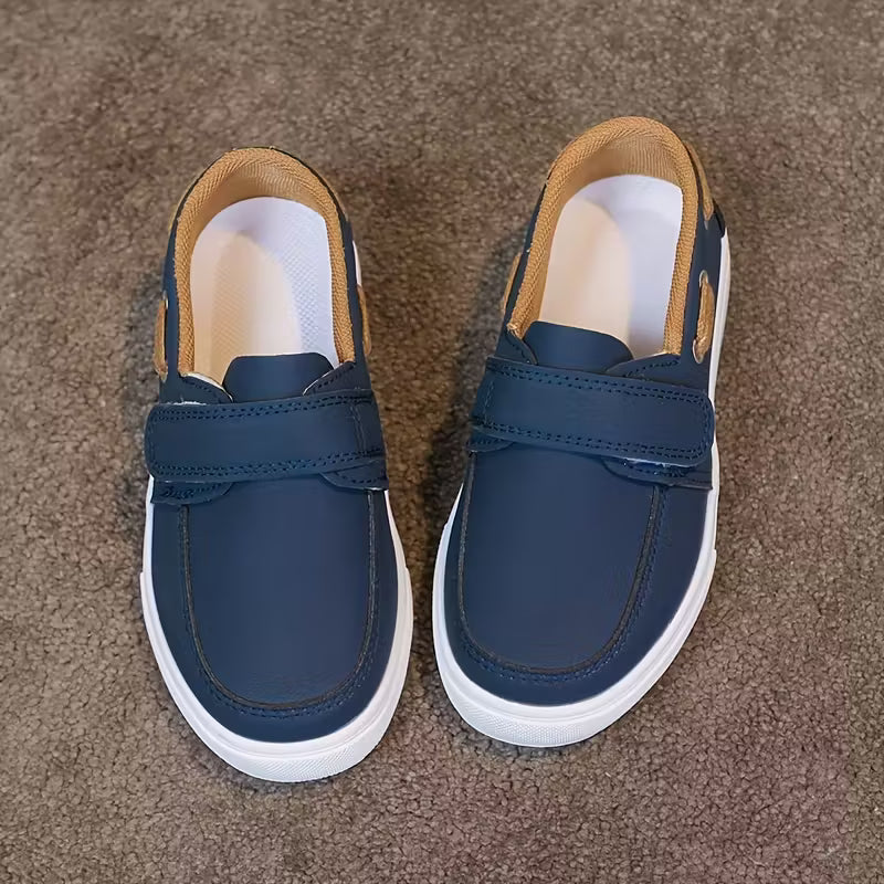 حذاء كلاسيكي بتصميم عصري