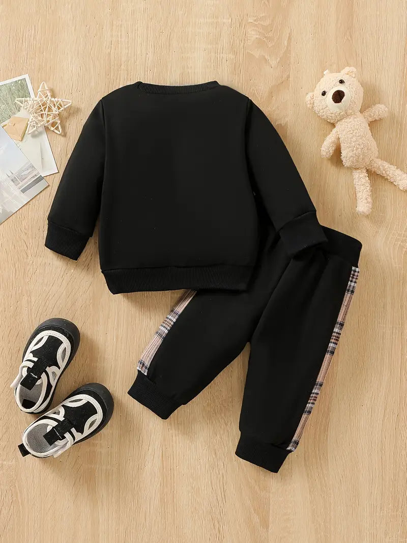 Conjunto infantil de invierno elegante con diseño de osito clásico y estampado de cuadros