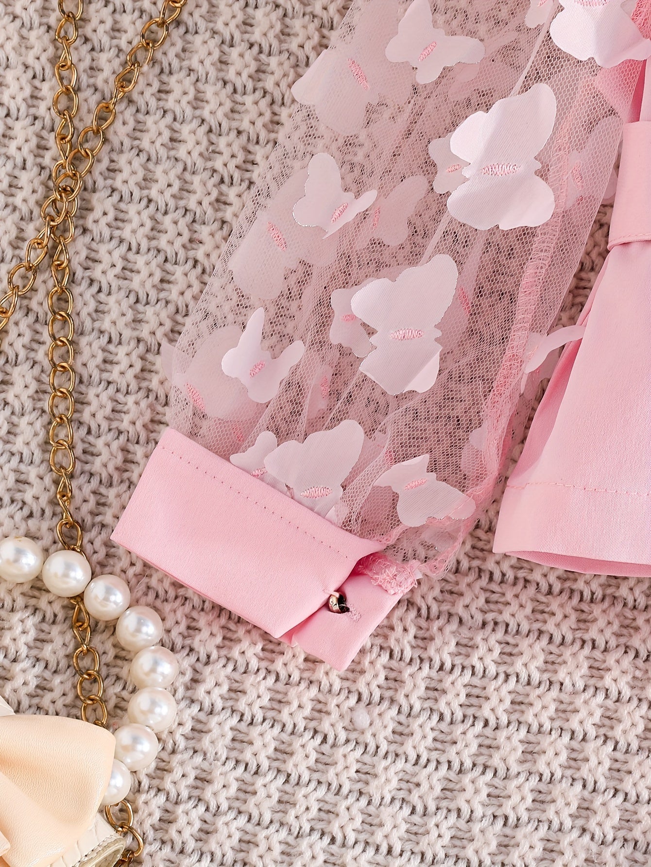 Conjunto infantil de 3 piezas en color lila claro: blusa de mangas transparentes y pantalón ancho 💜✨