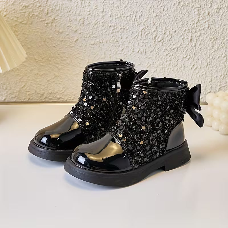 حذاء بناتي بتصميم لامع جذاب