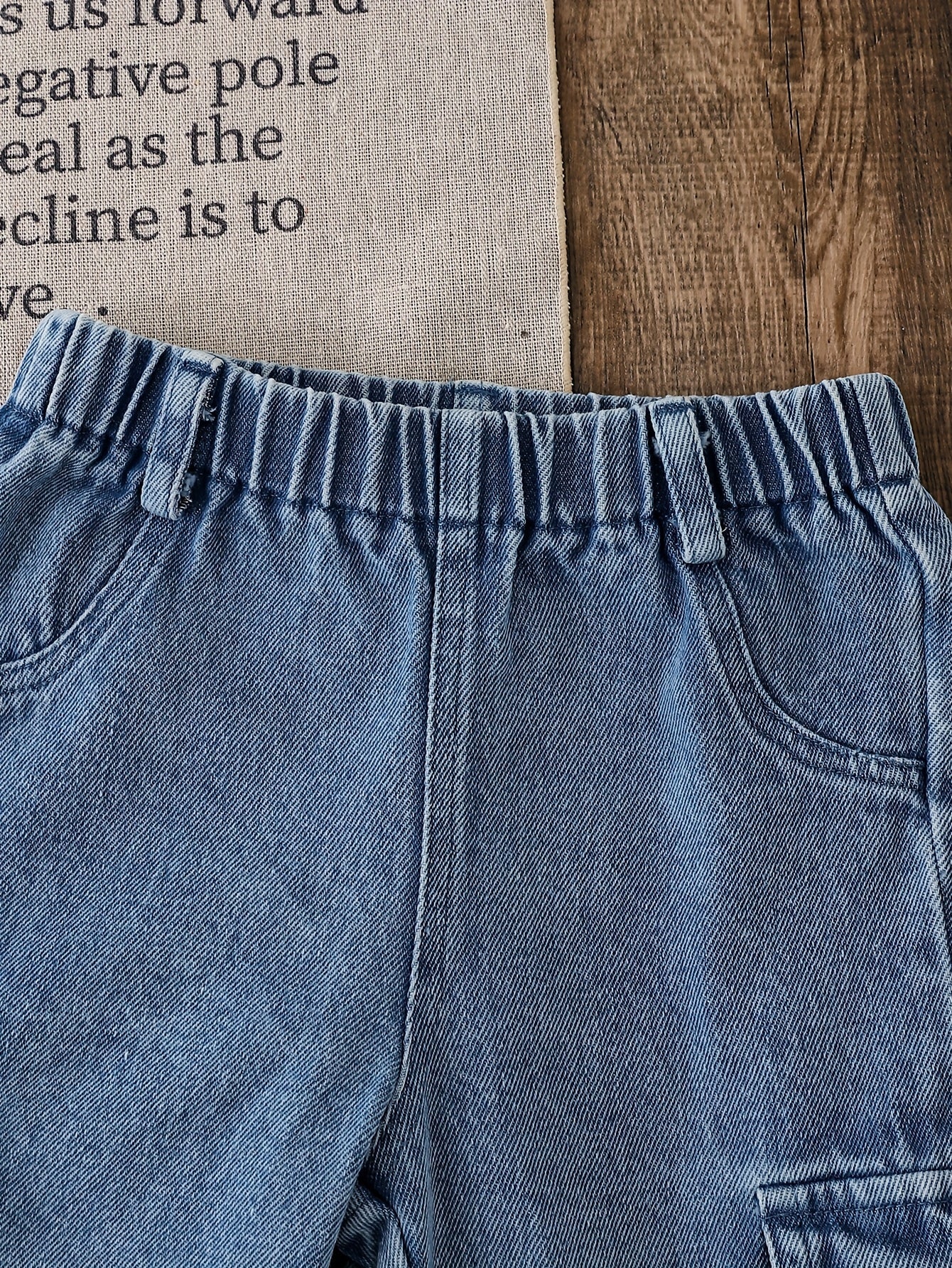 Conjunto de invierno elegante con mangas largas y vaqueros