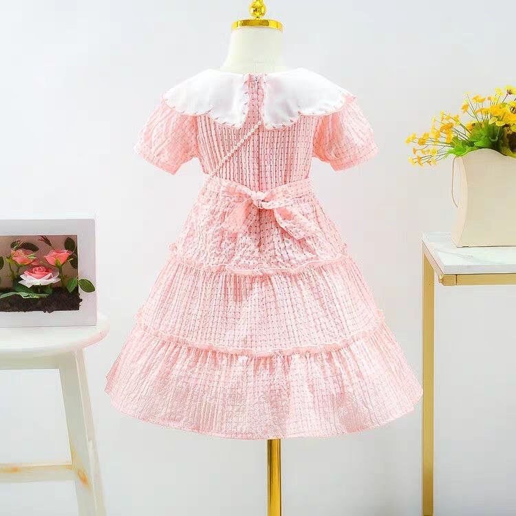 فستان  بزهور وياقة عريضة وحقيبة صغيرة  تصميم صيفي  للبنات