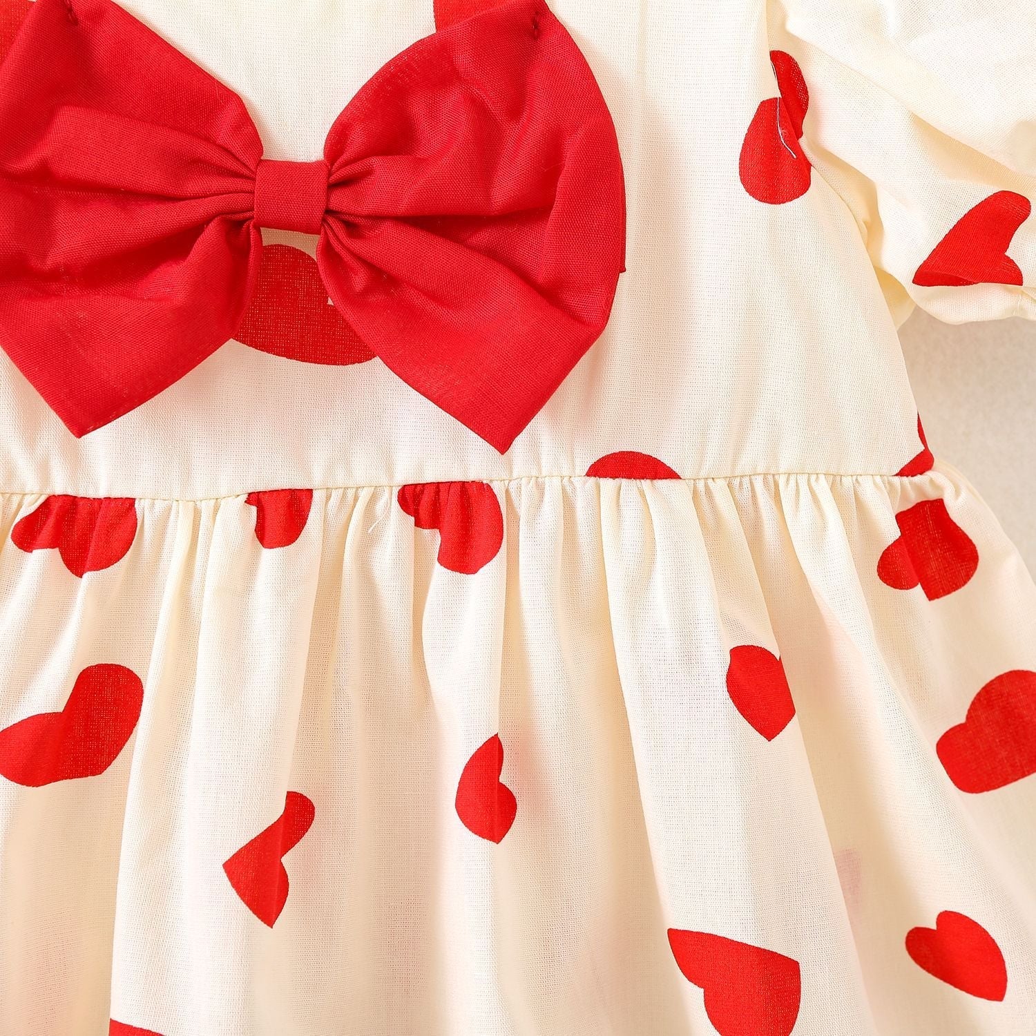 فستان من قطعتين بطبعة قلوب وشرائط ملونة صيفي للبنات