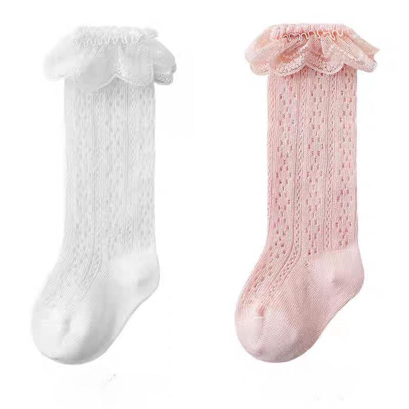 Calcetines elegantes para niñas con volantes de encaje – un toque suave para cada look
