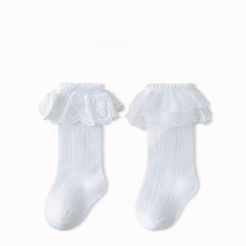 Calcetines elegantes para niñas con volantes de encaje – un toque suave para cada look