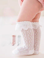 Calcetines elegantes para niñas con volantes de encaje – un toque suave para cada look