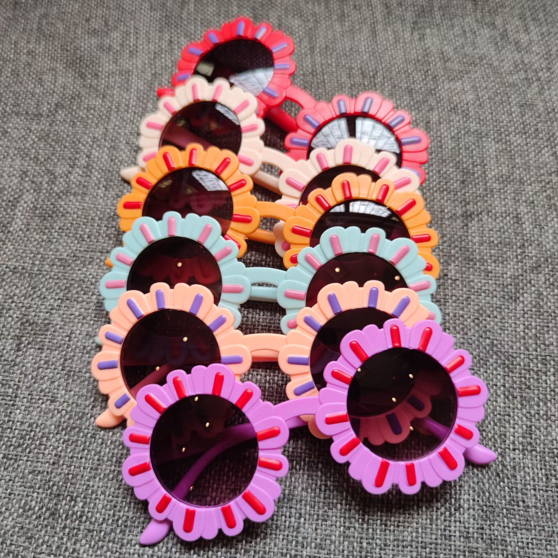 Gafas de sol para niños pequeños: diseño de flor multicolor con lentes redondas