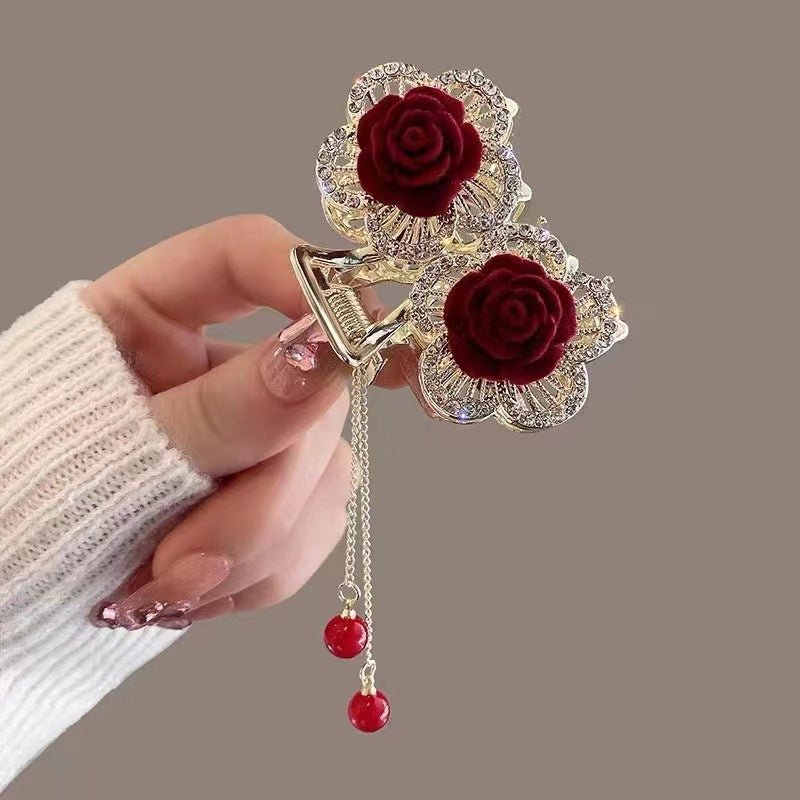 Pinzas de pelo elegantes para niñas: flores 3D con cadenas de perlas colgantes