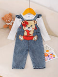 Peto vaquero con blusa blanca y un bordado de oso adorable