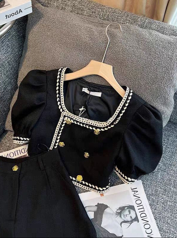 طقم بتطريز لؤلؤ وزر ذهبي تصميم صيفي أنيق  للبنات